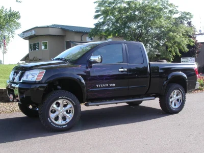 NISSIAN - Image 13 of 23