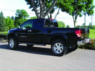 NISSIAN - Image 15 of 23