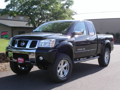 NISSIAN - Image 18 of 23