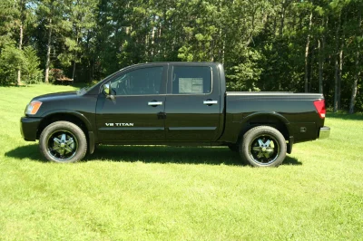 NISSIAN - Image 3 of 23