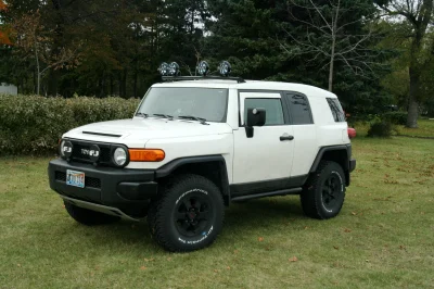 TOYOTA CUSTOM VEHICLES TACOMA'S FJ CRUISER - Image 10 of 25