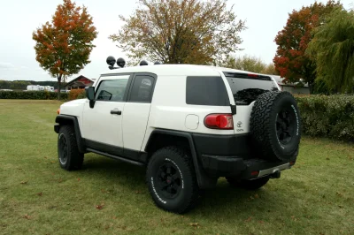 TOYOTA CUSTOM VEHICLES TACOMA'S FJ CRUISER - Image 12 of 25