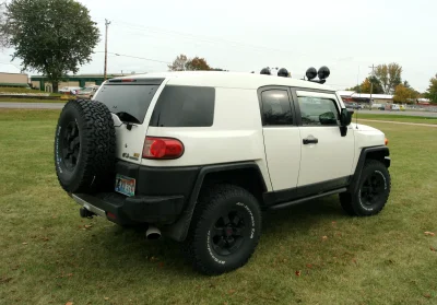 TOYOTA CUSTOM VEHICLES TACOMA'S FJ CRUISER - Image 15 of 25