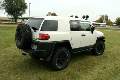 TOYOTA CUSTOM VEHICLES TACOMA'S FJ CRUISER - Image 16 of 25