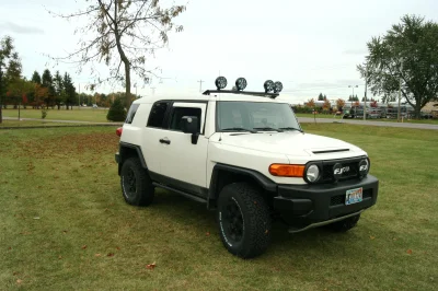TOYOTA CUSTOM VEHICLES TACOMA'S FJ CRUISER - Image 17 of 25