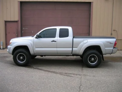 TOYOTA CUSTOM VEHICLES TACOMA'S FJ CRUISER - Image 23 of 25