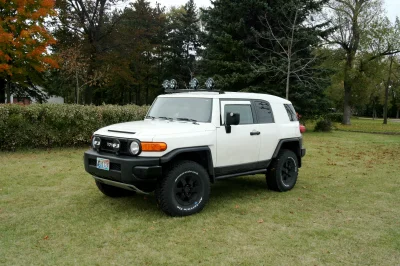 TOYOTA CUSTOM VEHICLES TACOMA'S FJ CRUISER - Image 8 of 25
