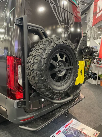 SEMA 2022 - Image 50 of 279