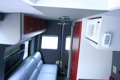 CAMPER TRAVELER - Image 8 of 32