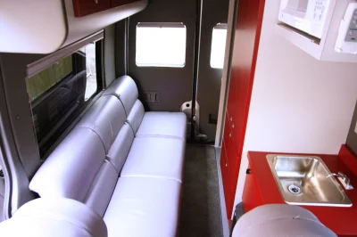 CAMPER TRAVELER - Image 9 of 32