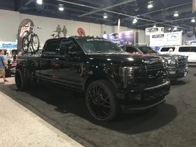 SEMA 2017 - Image 113 of 161