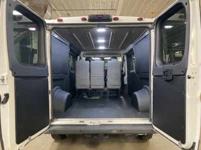 CREW VAN’S - Image 8 of 11