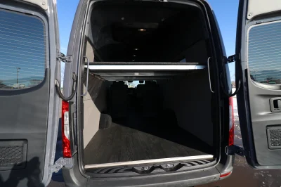 LIGHT CAMPER - Image 11 of 56