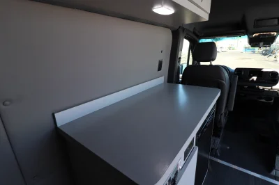 LIGHT CAMPER - Image 21 of 56