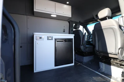 LIGHT CAMPER - Image 30 of 56