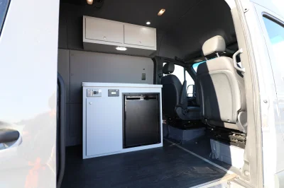 LIGHT CAMPER - Image 31 of 56