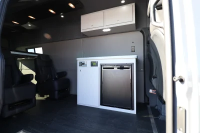 LIGHT CAMPER - Image 32 of 56