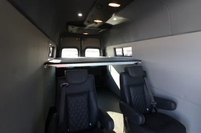 LIGHT CAMPER - Image 33 of 56