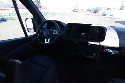 LIGHT CAMPER - Image 35 of 56