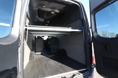 LIGHT CAMPER - Image 39 of 56