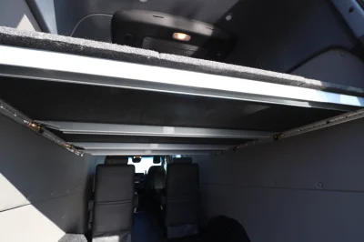 LIGHT CAMPER - Image 40 of 56