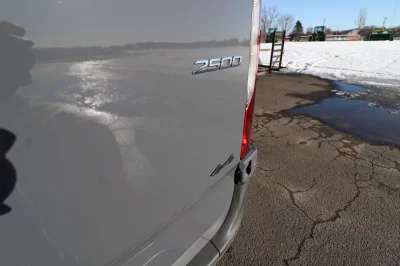 LIGHT CAMPER - Image 42 of 56