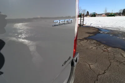 LIGHT CAMPER - Image 46 of 56