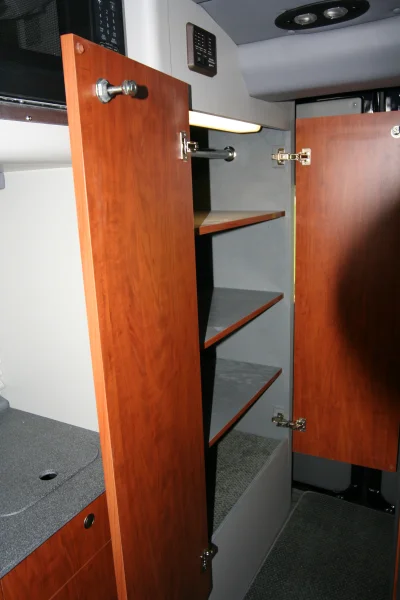 OFFICE TRAVELER - Image 16 of 42