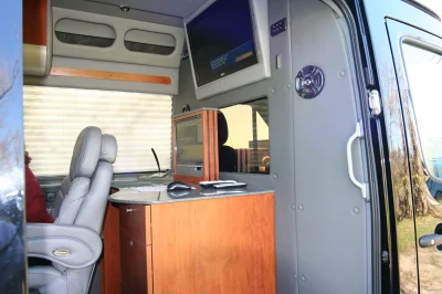 OFFICE TRAVELER - Image 20 of 42