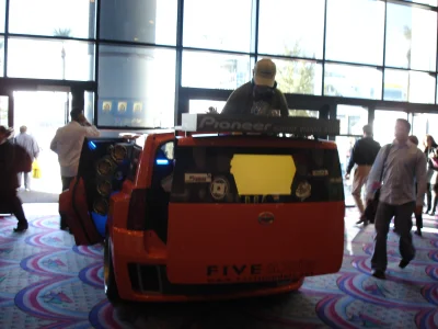 SEMA 2004 - Image 87 of 151