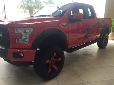 SEMA ABU DHABI 2016 - Image 12 of 126