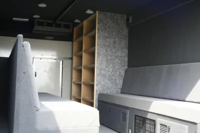 SWAT BOX VAN - Image 10 of 49