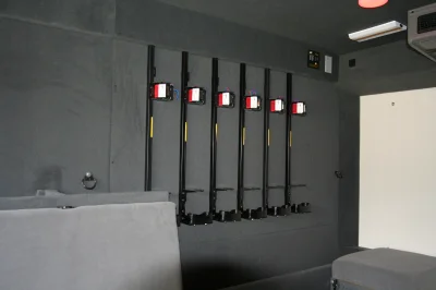 SWAT BOX VAN - Image 25 of 49