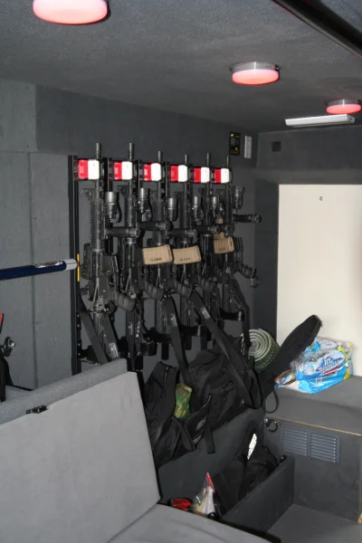 SWAT BOX VAN - Image 48 of 49