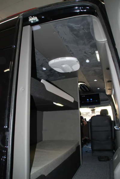 GROUP TRAVEL - Image 1 of 18