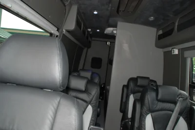 GROUP TRAVEL - Image 10 of 18