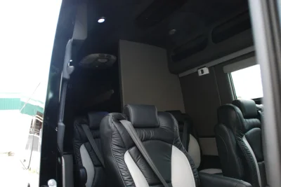 GROUP TRAVEL - Image 13 of 18