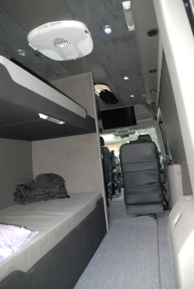 GROUP TRAVEL - Image 15 of 18