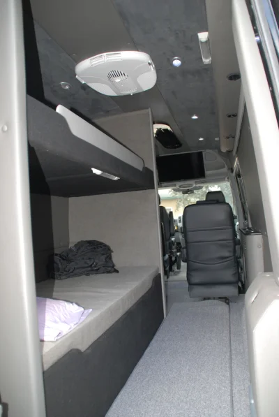 GROUP TRAVEL - Image 16 of 18