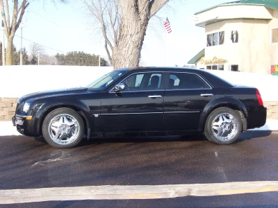 DODGE CRYSLER CARS - Image 7 of 177