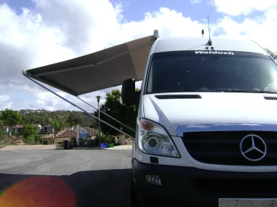 FAMILY CAMPER - Image 2 of 16