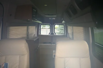 FAMILY CAMPER - Image 5 of 16