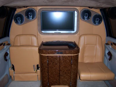 CADILLAC - Image 29 of 74