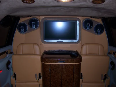 CADILLAC - Image 30 of 74