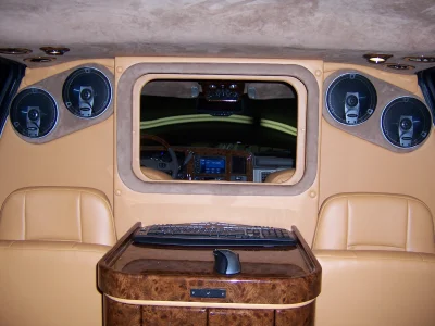 CADILLAC - Image 46 of 74