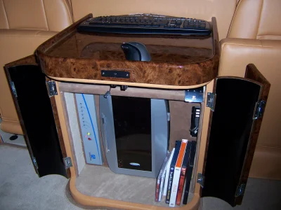 CADILLAC - Image 47 of 74