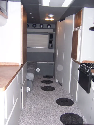 INTERIORS - Image 11 of 36