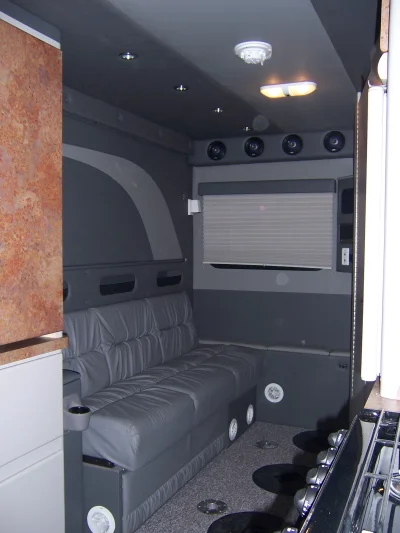 INTERIORS - Image 15 of 36