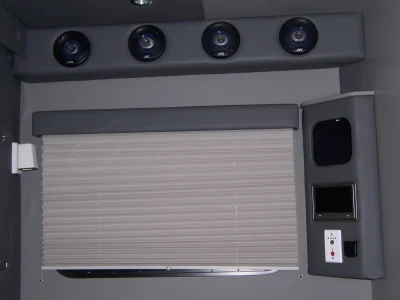 INTERIORS - Image 23 of 36