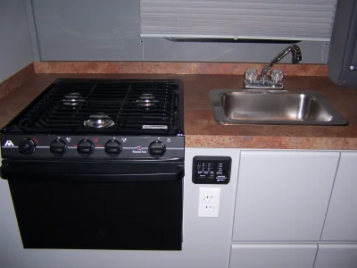 INTERIORS - Image 28 of 36